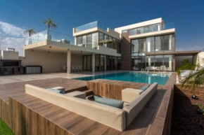 AK Luxury By Seahorse